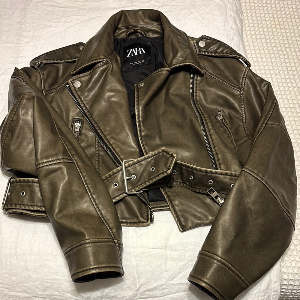 Zara Green Leather Jacket for Stylish Outings